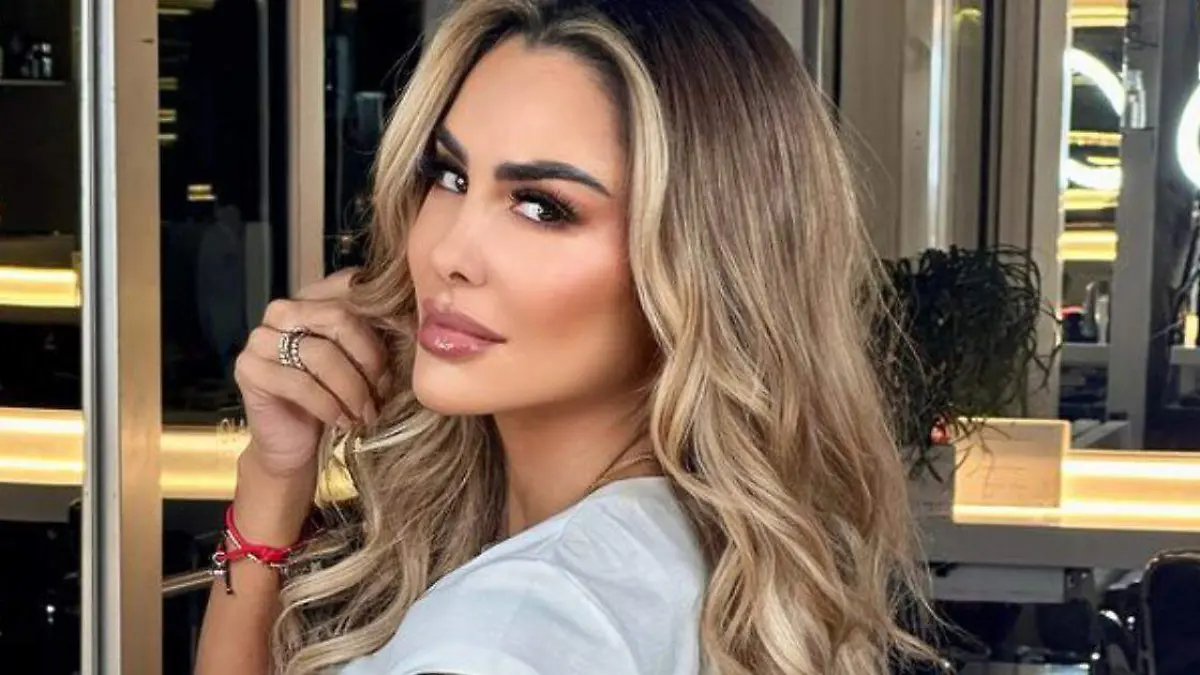 Ninel Conde presume su anillo de bodas de la mano con su esposo